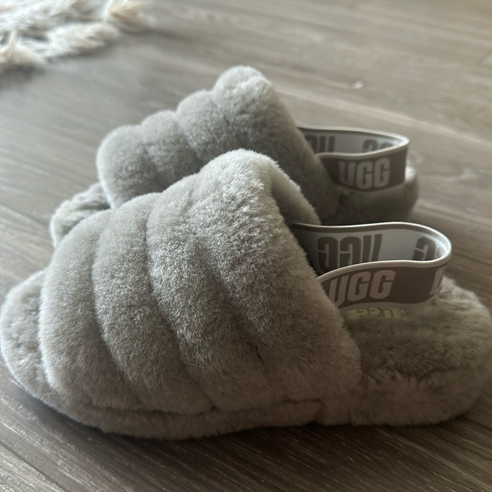 Ugg slippers never worn